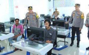Edwar Zulkarnain Sidak Pelayanan SIM di Purwakarta, Ini Hasilnya