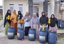 Phiesaw, Paguyuban Hijau Emak-Emak CIsasawi, penerima komposter sampah organik dari PKM Polban