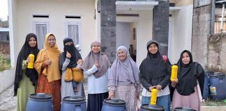 Phiesaw, Paguyuban Hijau Emak-Emak CIsasawi, penerima komposter sampah organik dari PKM Polban