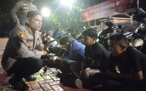 Bawa Sajam, Belasan Remaja di Purwakarta Diamkan Polisi