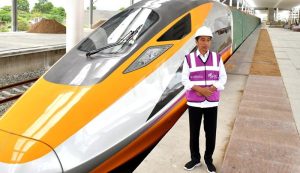 Besok, Presiden Jokowi Jajal Kereta Cepat Jakarta-Bandung