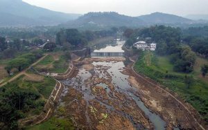 Warga di Kota Banjar Buru Tank Baja Peninggalan Belanda di Sungai Citanduy