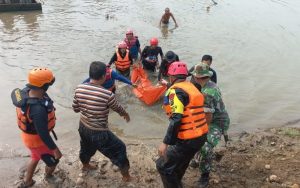 Tim SAR Temukan Dua Bocah Hanyut di Sungai Batang Ayumi Padang Sidempuan
