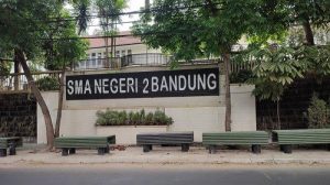 Dua siswa SMAN 2 Bandung dilaporkan jatuh dari lantai 2