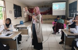 Penyampaian materi Workshop STEM