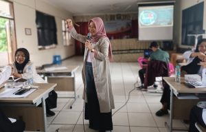 Penyampaian materi Workshop STEM 