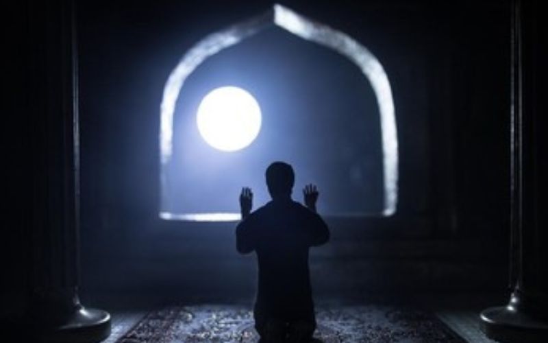Kemenag Ajak Umat Islam di Indonesia Sholat Gerhana Bulan, Catat Waktunya Disini
