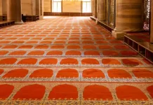 Karpet masjid, elemen desain yang memiliki dampak mendalam pada pengalaman jamaah serta estetika keseluruhan masjid