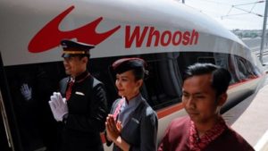 Tanggapan Daop 2 Bandung Soal Puluhan Penumpang Kereta Cepat Whoosh Tertinggal Gegara KA Feeder Terlambat