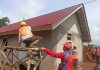 Para pekerja pembangunan rumah tahan gempa di Cianjur (1)
