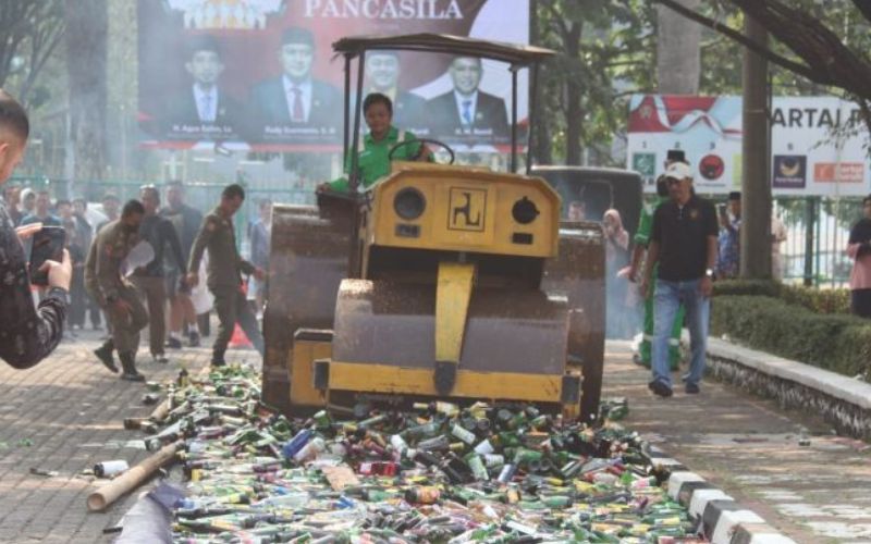 Pemusnahan Miras di Bogor