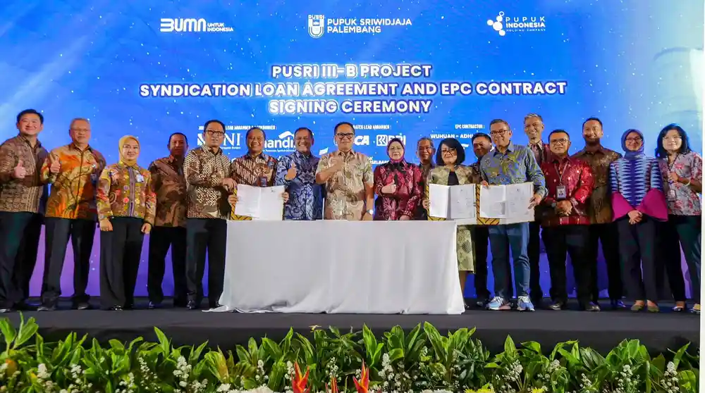 Penandatanganan perjanjian kredit antara bank bjb dengan PT Pusri Palembang untuk pendanaan proyek pabrik Pusri IIIB