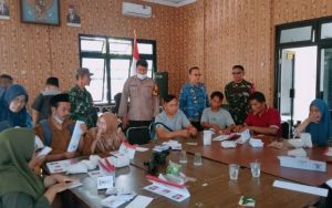 Pelipatan Kertas Suara Pilkades Serentak di Purwakarta Dikawal Ketat TNI-Polri