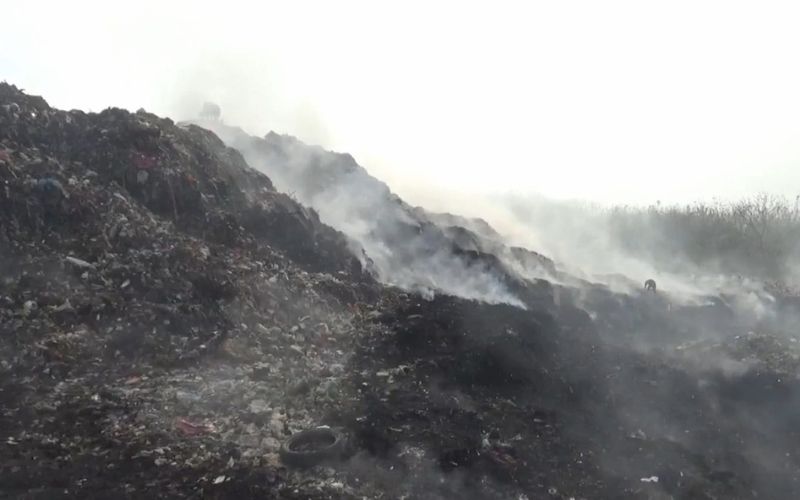 Kebakaran di TPAS Cikolotok, Sebabkan Polusi Udara di Purwakarta