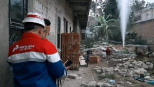 Warga Bogor Dikagetkan Semburan Air Campur Gas Saat Gali Sumur Bor, Ini Faktanya