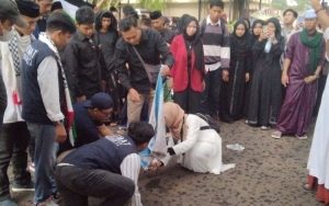 Aksi Bela Palestina di Cianjur, Mahasiswa dan Santri Bakar Bendera Israel