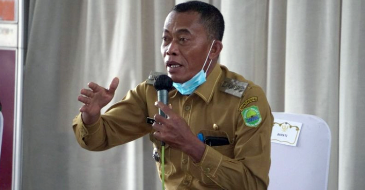 Bupati Subang Ruhimat segera mengakhir masa jabatannya akhir tahun ini.