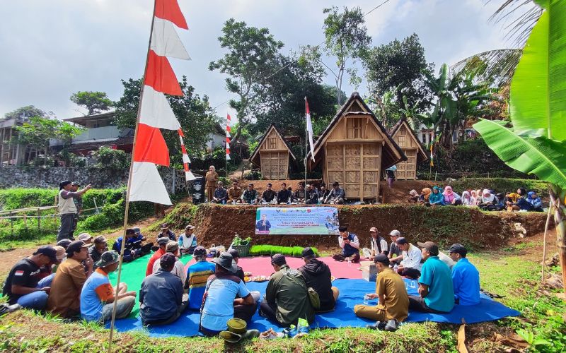 Pertahankan Ketahanan Pangan, Desa Wangunjaya Cianjur Tanam Padi dan Pohon