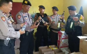 Rumah Kontrakan di Leuwidahu Tasikmalaya Jadi Gudang Miras, Polisi Amankan Ratusan Botol