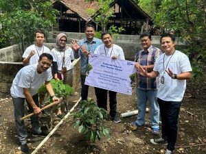 Dukung Pelestarian Lingkungan, BRI Life Tanam dan Bagikan Bibit Pohon di Hari Pohon Nasional 2023