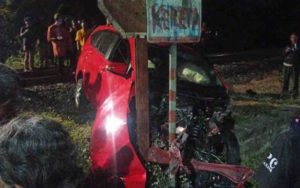 Ini Kronologi Mobil Ringsek Dihantap Kereta Api di Desa Balokang Kota Banjar