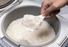 Pemerintah akan membagi-bagikan rice cooker secara gratis kepada masyarakat