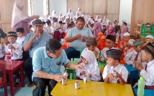 TKD Prabowo-Gibran Serdang Bedagai Bagikan Susu dan Vitamin Gratis
