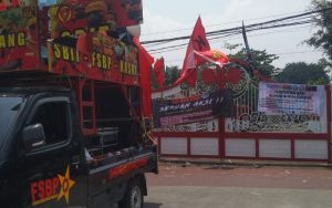 Minta Upah Naik, Buruh Geruduk dan Duduki Pemkab Cianjur