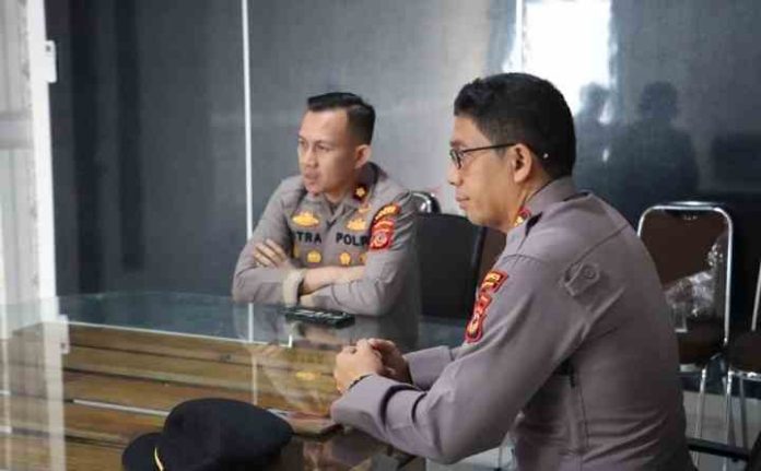 Wakapolres Bogor, Kompol Fitra Zuanda memberikan keterangan kepada awak media