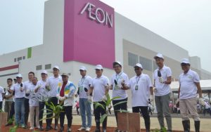 AEON Mall Deltamas Tanam Ribuan Pohon di Bekasi