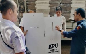 Ratusan Polisi Diturunkan untuk Kawal Pendistribusian Logistik Pemilu 2024 di Cianjur