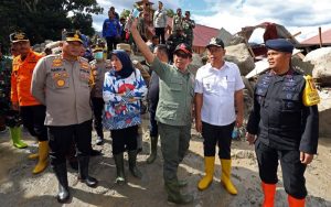 Kepala BNPB Tinjau Lokasi Banjir Bandang di Humbahas, Begini Ini Katanya