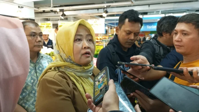 Disperindag Jabar melakukan sidak ke sejumlah pasar di Kota Bandung
