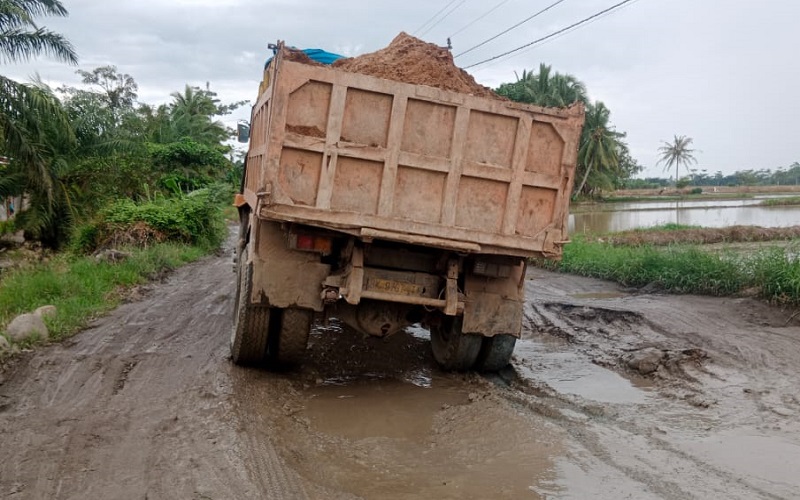 Jalan Rusak di Serdang Bedagai