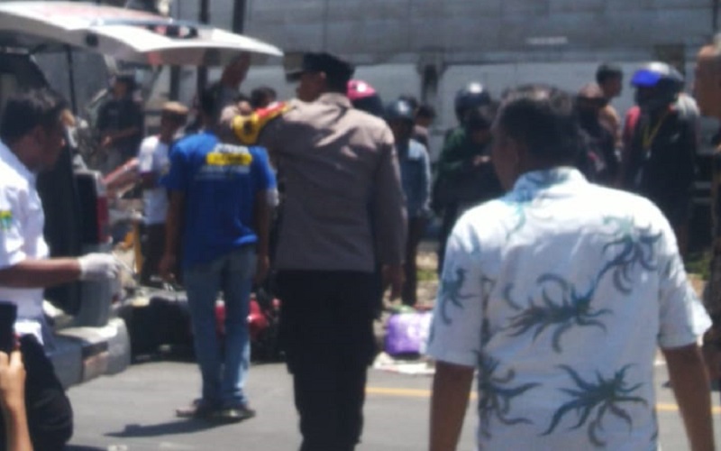 Ini Kronologi Mobil Tronton Seruduk Truk, Motor dan Kios di Gekbrong Cianjur