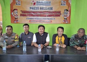 Panwascam Pagaden Gelar Konferensi Pers Terkait Kesiapan Pengawasan Logistik Pemilu 2024
