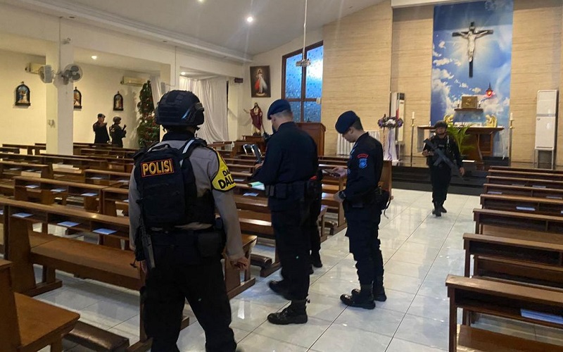 Jelang Perayaan Natal 2025, Ratusan Gereja di Bekasi Dijaga Ketat Polisi