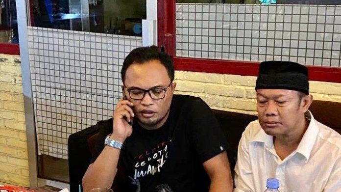 Rohman Hidayat dan tersangka Yosep dalam kasus pembunuhan ibu dan anak di Subang
