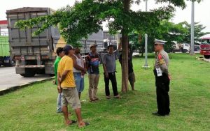 Operasi Lilin 2023, Polres Purwakarta Ajak Sopir Truk Tertib Lalulintas