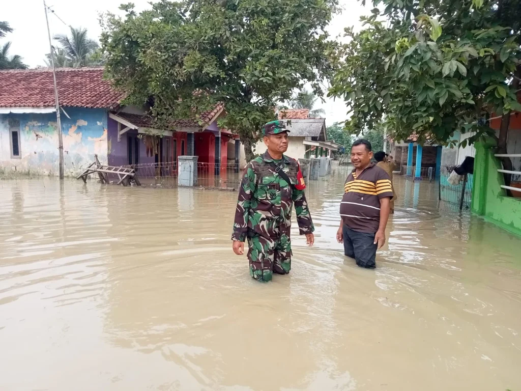Ratusan Rumah di Desa Karangligar Karawang Terendam Banjir