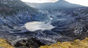[HOAKS] Awal Tahun 2024, Gunung Tangkuban Parahu Mengalami Erupsi