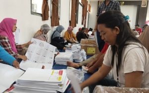 Segini Honor Pekerja Pelipatan Surat Suara Pemilu 2024 di Purwakarta