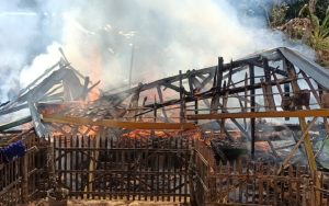 Kemarin, Dua Rumah di Kadupandak Cianjur Diamuk Si Jago Merah