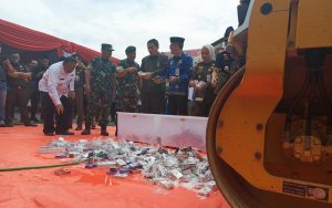 Kejari Purwakarta Musnakan Jutaan Batang Rokok Ilegal dari Dua Perkara