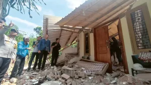 Kerusakan yang ditimbulkan akibat gempa di Kabupaten Sumedang