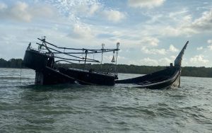 Pengungsi Rohingya Belum Mendarat di Serdang Bedagai, Masyarakat dan Polisi Siaga di Bibir Pantai