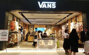 Buka Cabang ke-30 di Summarecon Mall, Vans Indonesia Fokus Kembangkan Brand di Kota Bandung
