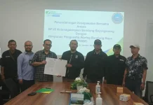 Penandatanganan MoU antara BPJS Ketenagakerjaan Bandung Bojongsoang dengan Himpunan Pengusaha Warteg Bandung Raya (Foto: Istimewa)