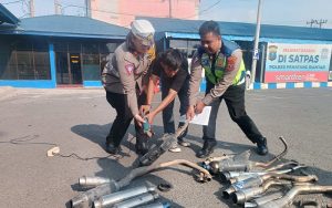 Polres Pematangsiantar Musnahkan Puluhan Knalpot Brong