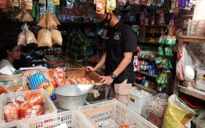 Pantau Harga dan Ketersediaan Bahan Pokok, Polres Purwakarta Terjunkan Personel ke Pasar